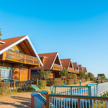 Jungmun Log Pension & Resort Seogwipo Exterior foto