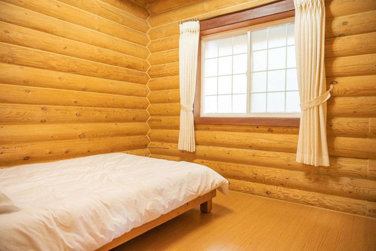 Jungmun Log Pension & Resort Seogwipo Exterior foto