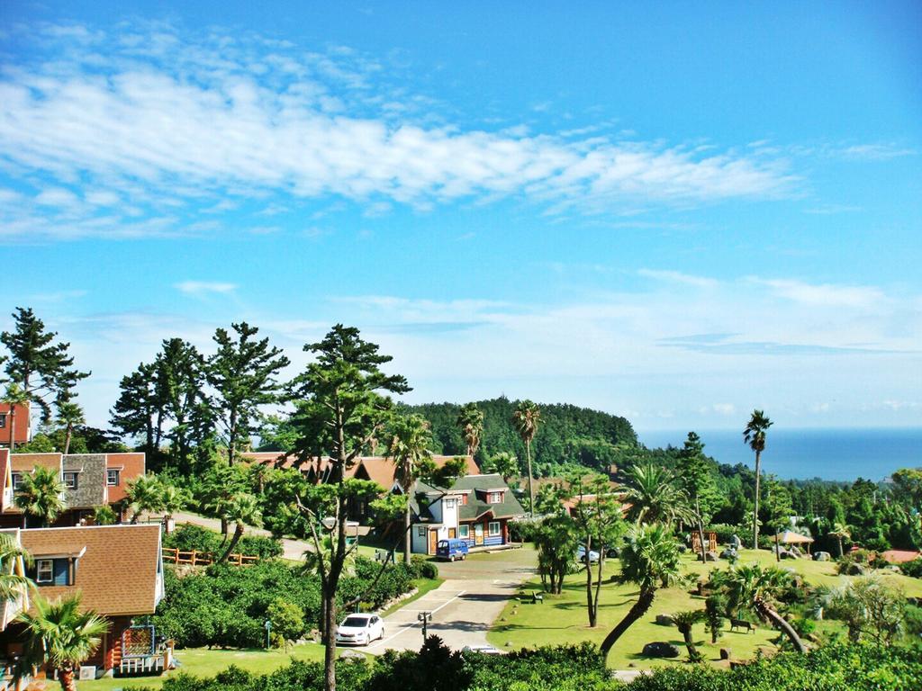 Jungmun Log Pension & Resort Seogwipo Exterior foto