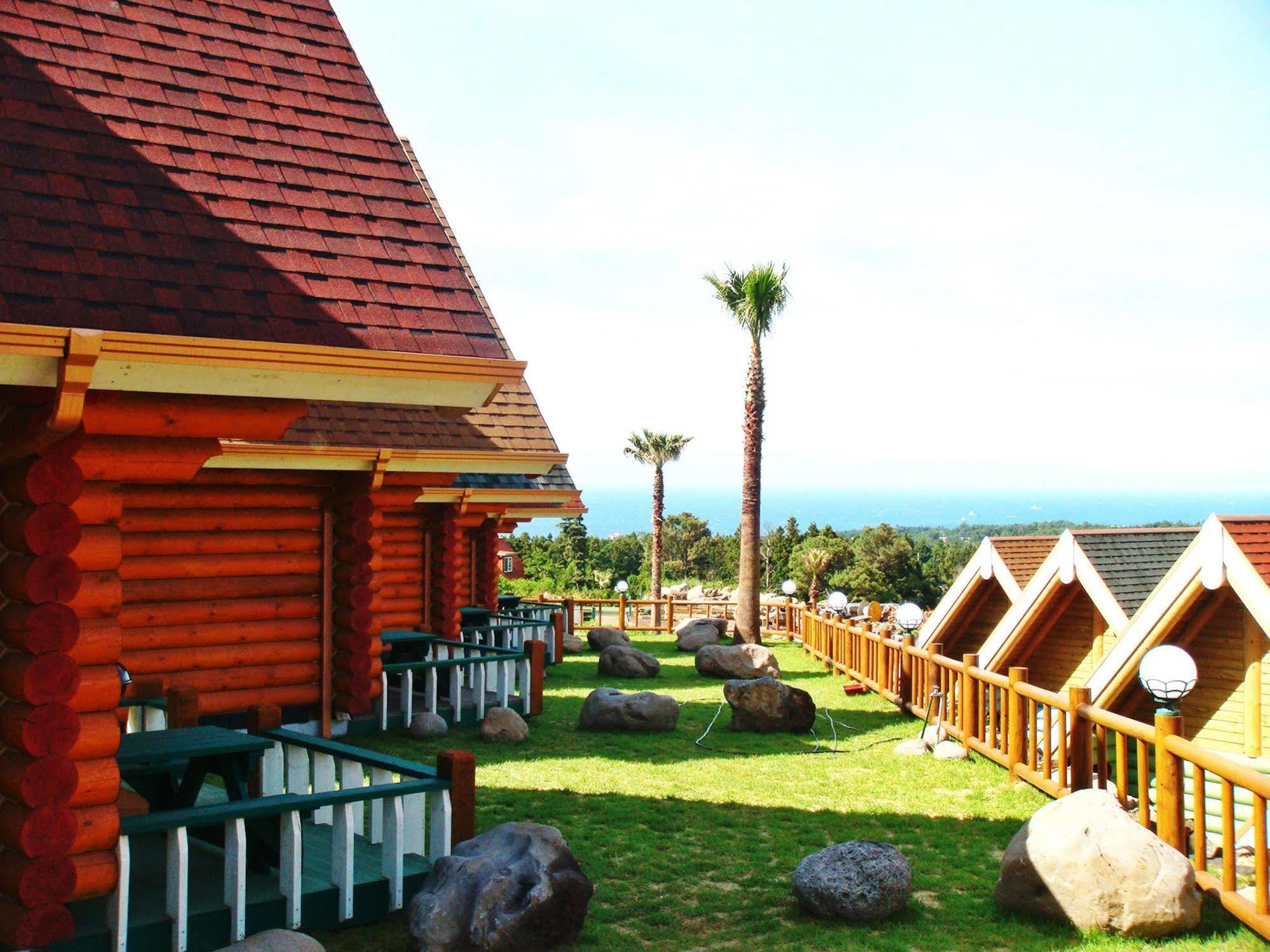 Jungmun Log Pension & Resort Seogwipo Exterior foto