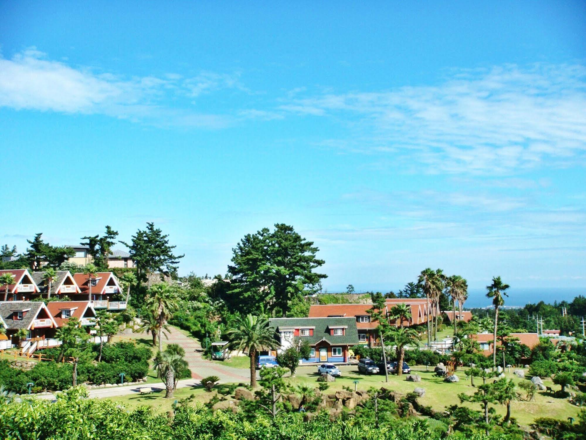 Jungmun Log Pension & Resort Seogwipo Exterior foto